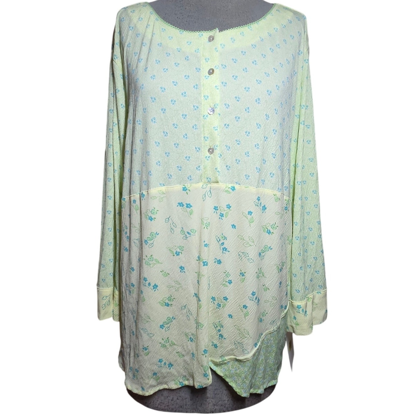 Liz Claborne Floral Louge Top Size Xl New With Tag